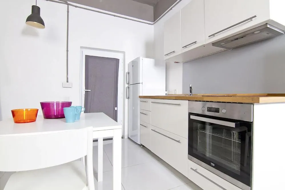 Cresta Beach Studios St. Julian's Hotel apartamentowy
