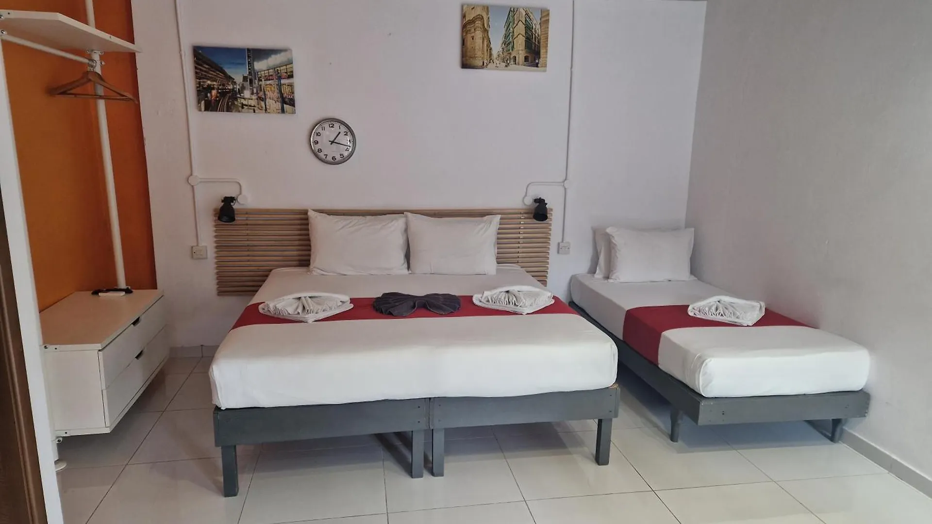 Hotel apartamentowy Cresta Beach Studios St. Julian's Malta